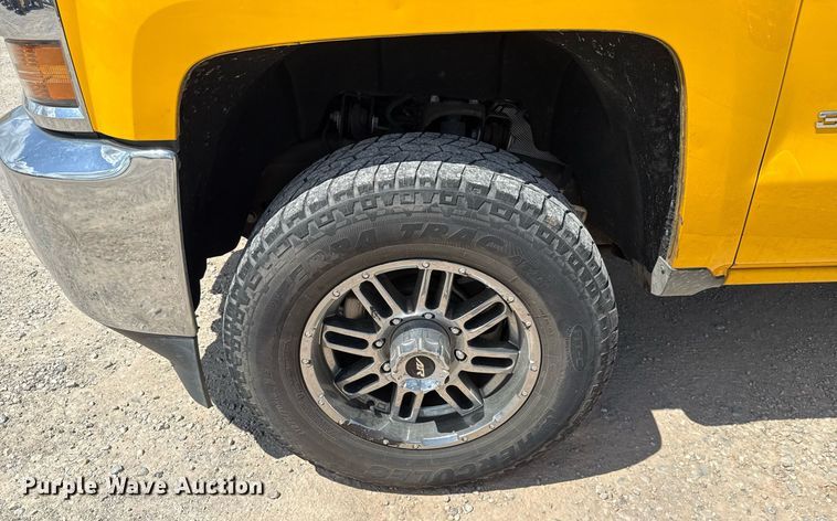 image for item EJ4781 2017 Chevrolet Silverado 3500HD utility bed pickup truck