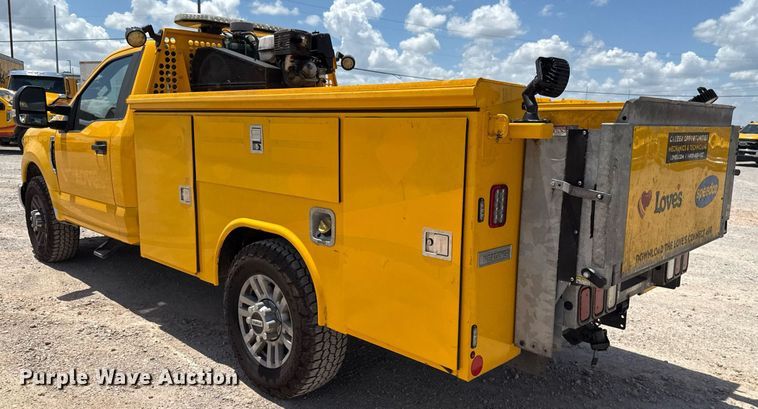 image for item EJ4782 2019 Ford F350 Super Duty utility bed pickup truck