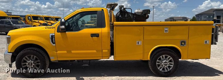 image for item EJ4782 2019 Ford F350 Super Duty utility bed pickup truck