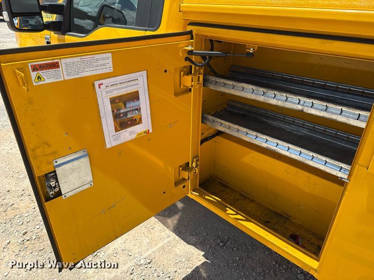 image for item EJ4782 2019 Ford F350 Super Duty utility bed pickup truck