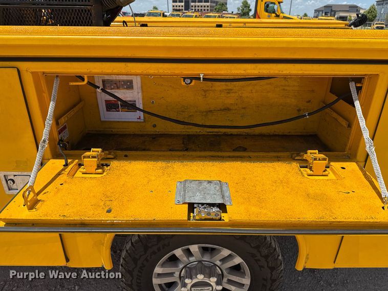 image for item EJ4782 2019 Ford F350 Super Duty utility bed pickup truck