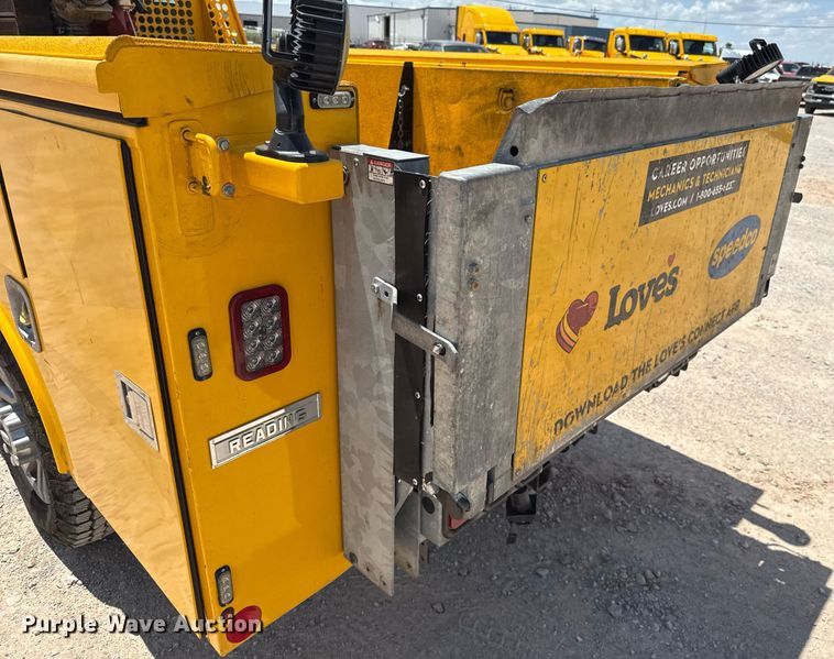 image for item EJ4782 2019 Ford F350 Super Duty utility bed pickup truck