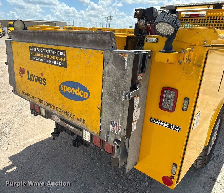 image for item EJ4782 2019 Ford F350 Super Duty utility bed pickup truck