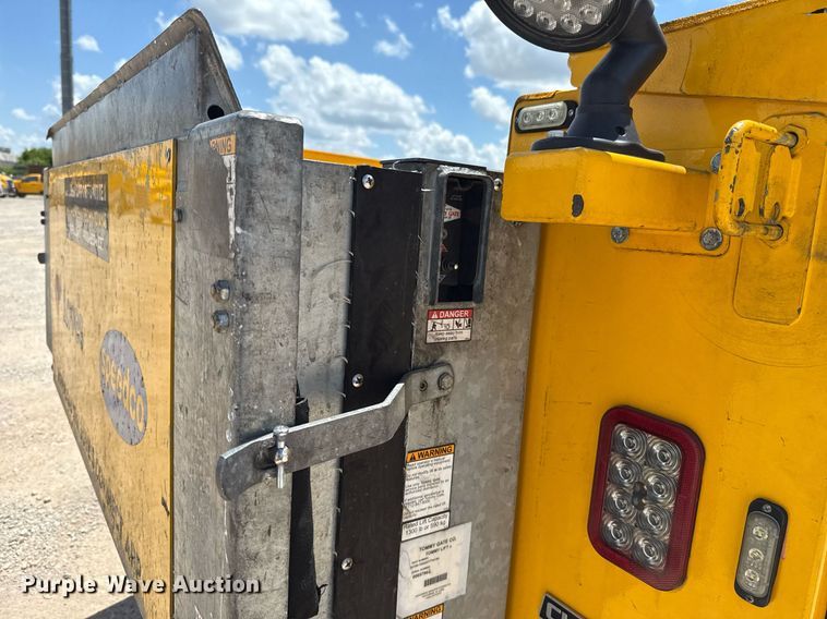 image for item EJ4782 2019 Ford F350 Super Duty utility bed pickup truck