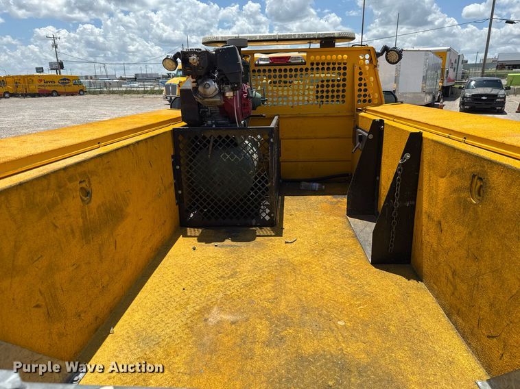 image for item EJ4782 2019 Ford F350 Super Duty utility bed pickup truck