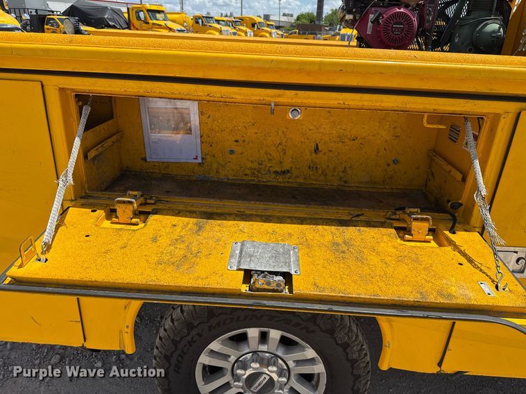 image for item EJ4782 2019 Ford F350 Super Duty utility bed pickup truck