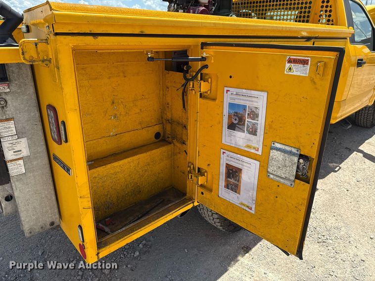 image for item EJ4782 2019 Ford F350 Super Duty utility bed pickup truck