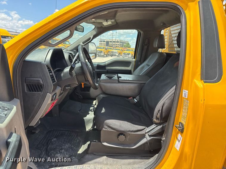 image for item EJ4782 2019 Ford F350 Super Duty utility bed pickup truck