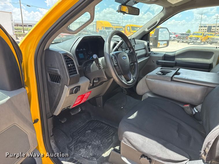 image for item EJ4782 2019 Ford F350 Super Duty utility bed pickup truck