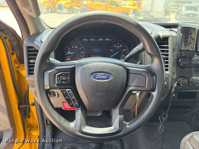 image for item EJ4782 2019 Ford F350 Super Duty utility bed pickup truck