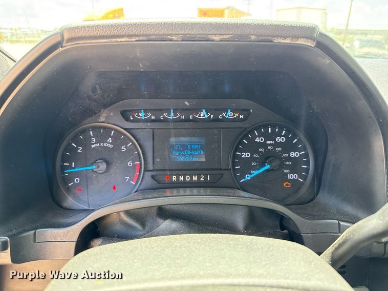 image for item EJ4782 2019 Ford F350 Super Duty utility bed pickup truck