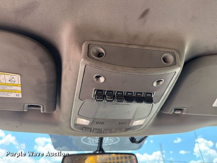 image for item EJ4782 2019 Ford F350 Super Duty utility bed pickup truck