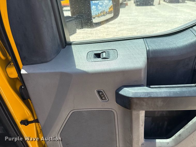 image for item EJ4782 2019 Ford F350 Super Duty utility bed pickup truck