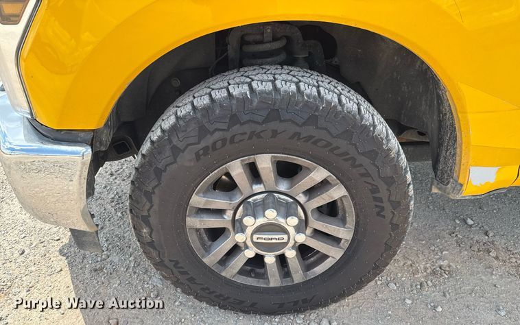 image for item EJ4782 2019 Ford F350 Super Duty utility bed pickup truck