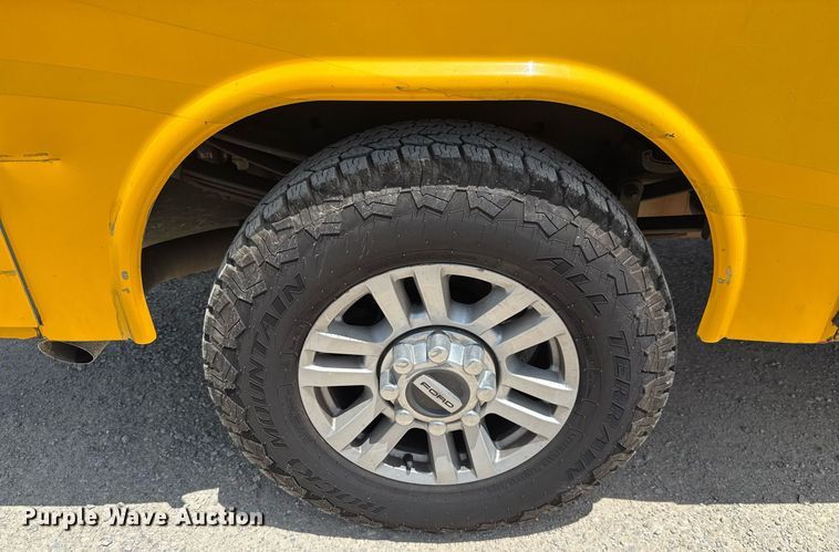 image for item EJ4782 2019 Ford F350 Super Duty utility bed pickup truck