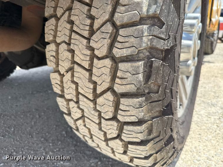 image for item EJ4782 2019 Ford F350 Super Duty utility bed pickup truck