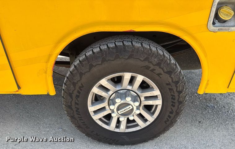 image for item EJ4782 2019 Ford F350 Super Duty utility bed pickup truck