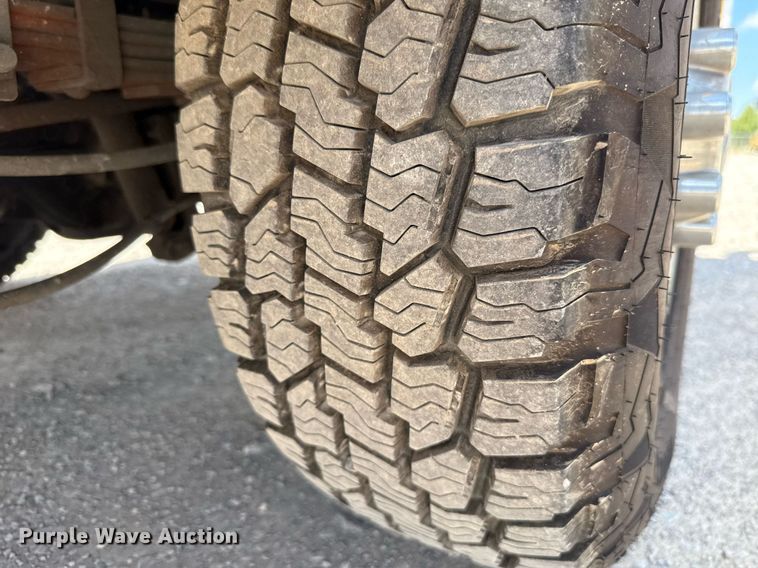 image for item EJ4782 2019 Ford F350 Super Duty utility bed pickup truck