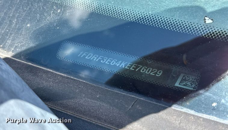 image for item EJ4782 2019 Ford F350 Super Duty utility bed pickup truck