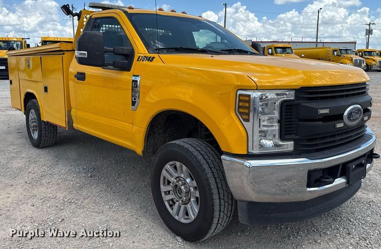 image for item EJ4783 2019 Ford F350 Super Duty utility bed pickup truck