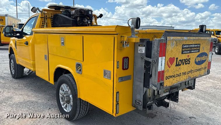 image for item EJ4783 2019 Ford F350 Super Duty utility bed pickup truck