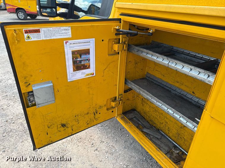 image for item EJ4783 2019 Ford F350 Super Duty utility bed pickup truck