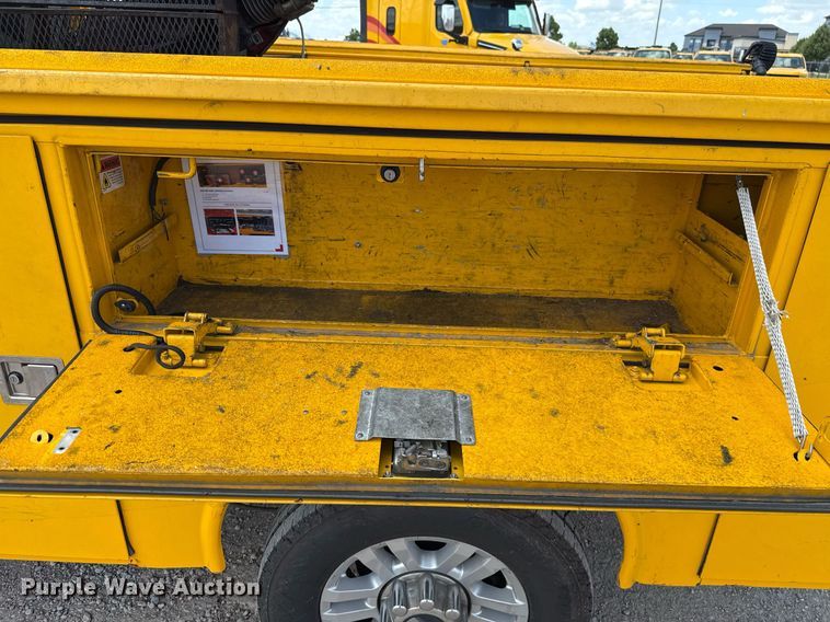 image for item EJ4783 2019 Ford F350 Super Duty utility bed pickup truck