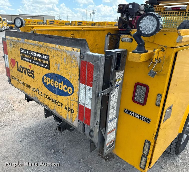 image for item EJ4783 2019 Ford F350 Super Duty utility bed pickup truck