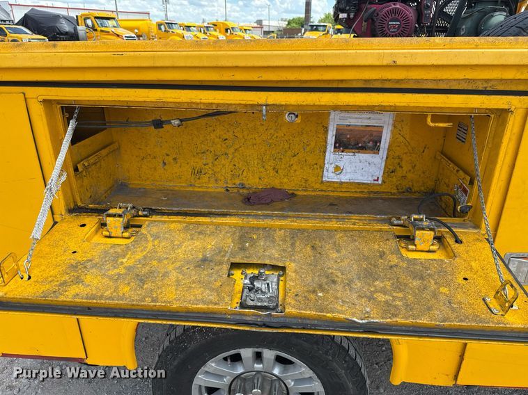 image for item EJ4783 2019 Ford F350 Super Duty utility bed pickup truck