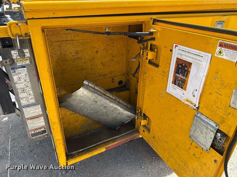 image for item EJ4783 2019 Ford F350 Super Duty utility bed pickup truck