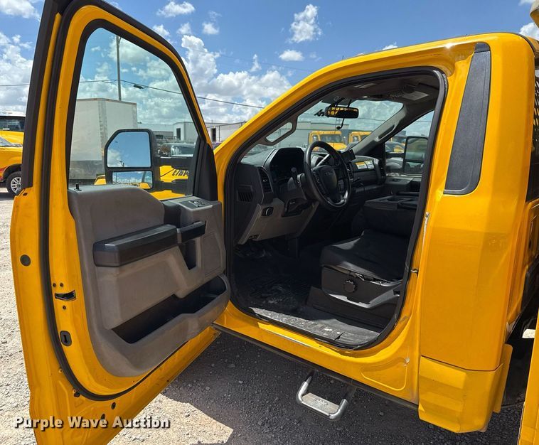 image for item EJ4783 2019 Ford F350 Super Duty utility bed pickup truck