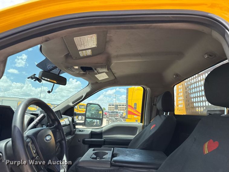 image for item EJ4783 2019 Ford F350 Super Duty utility bed pickup truck