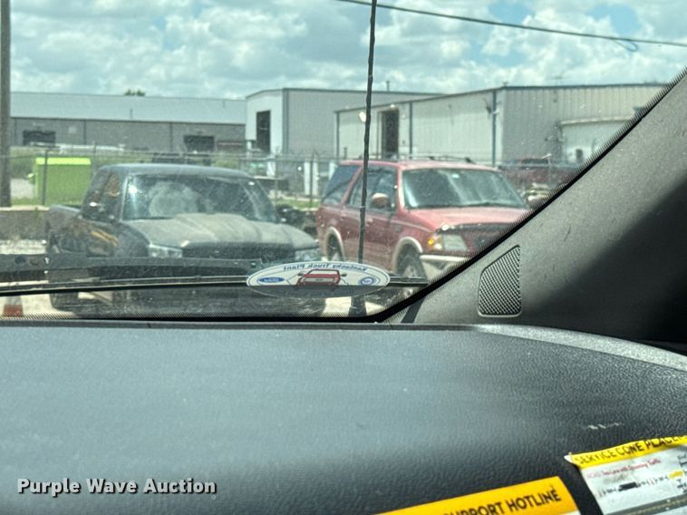 image for item EJ4783 2019 Ford F350 Super Duty utility bed pickup truck