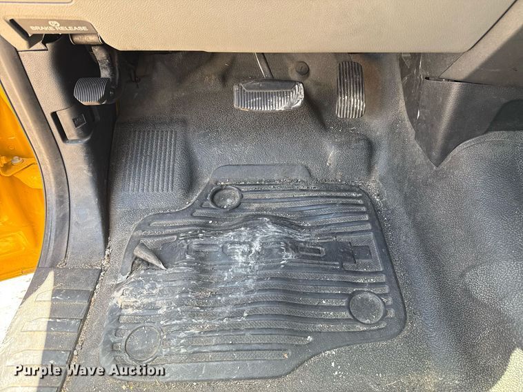 image for item EJ4783 2019 Ford F350 Super Duty utility bed pickup truck