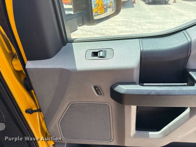 image for item EJ4783 2019 Ford F350 Super Duty utility bed pickup truck