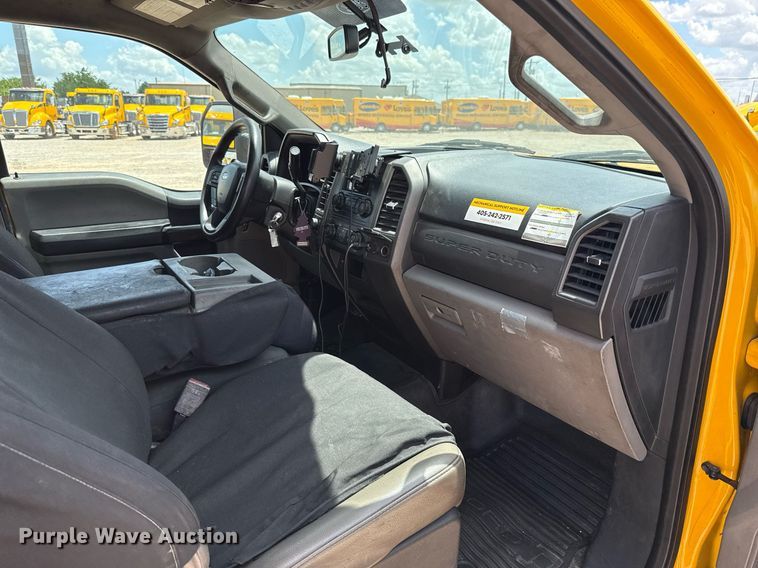 image for item EJ4783 2019 Ford F350 Super Duty utility bed pickup truck