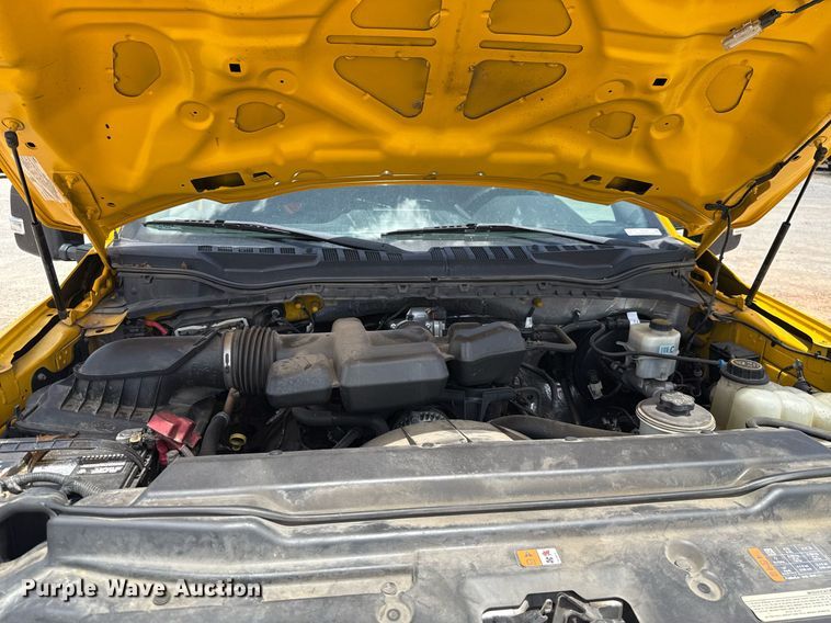 image for item EJ4783 2019 Ford F350 Super Duty utility bed pickup truck