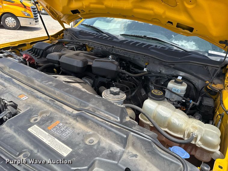 image for item EJ4783 2019 Ford F350 Super Duty utility bed pickup truck