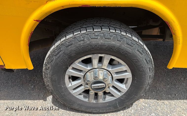 image for item EJ4783 2019 Ford F350 Super Duty utility bed pickup truck