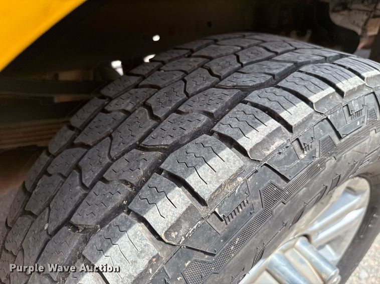 image for item EJ4783 2019 Ford F350 Super Duty utility bed pickup truck