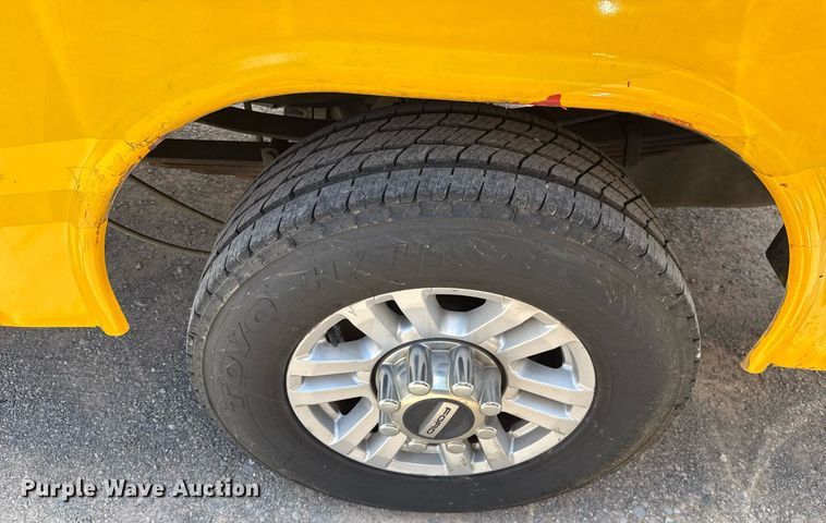 image for item EJ4783 2019 Ford F350 Super Duty utility bed pickup truck