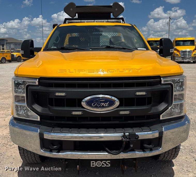image for item EJ4784 2020 Ford F350 Super Duty utility bed pickup truck