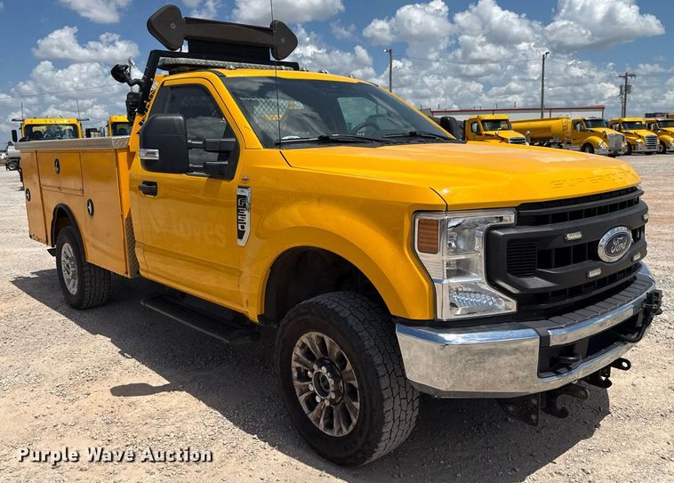 image for item EJ4784 2020 Ford F350 Super Duty utility bed pickup truck