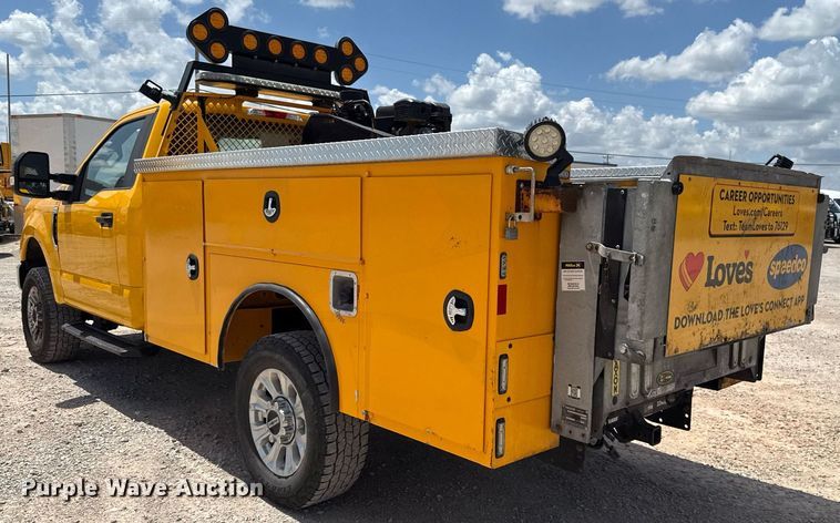 image for item EJ4784 2020 Ford F350 Super Duty utility bed pickup truck