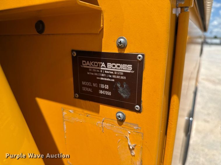 image for item EJ4784 2020 Ford F350 Super Duty utility bed pickup truck