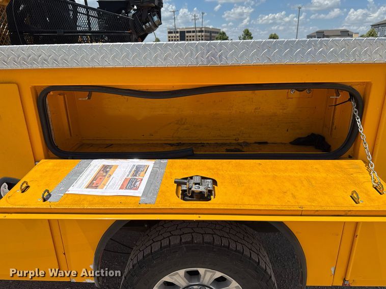 image for item EJ4784 2020 Ford F350 Super Duty utility bed pickup truck