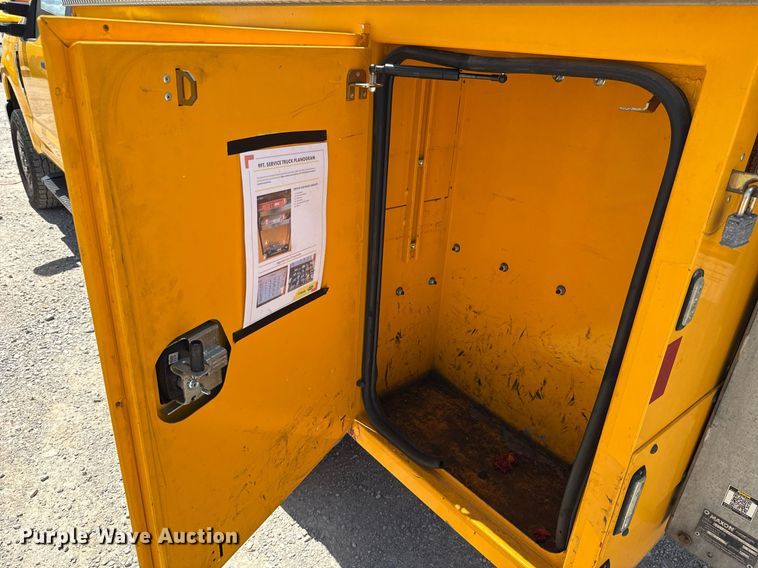 image for item EJ4784 2020 Ford F350 Super Duty utility bed pickup truck