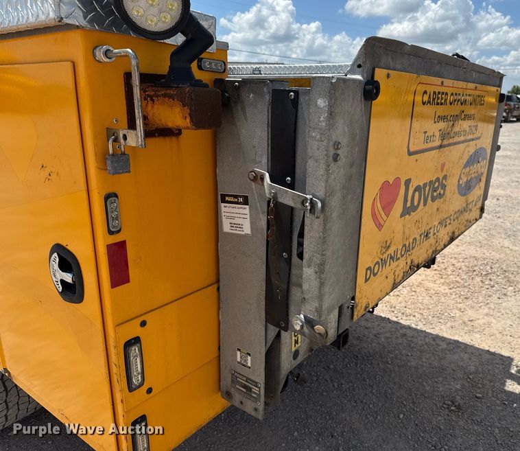 image for item EJ4784 2020 Ford F350 Super Duty utility bed pickup truck