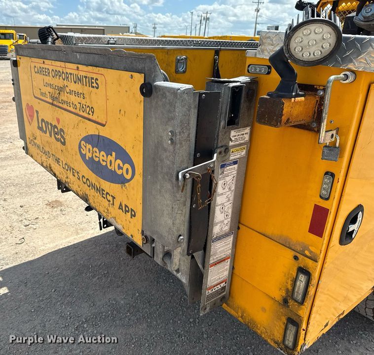 image for item EJ4784 2020 Ford F350 Super Duty utility bed pickup truck