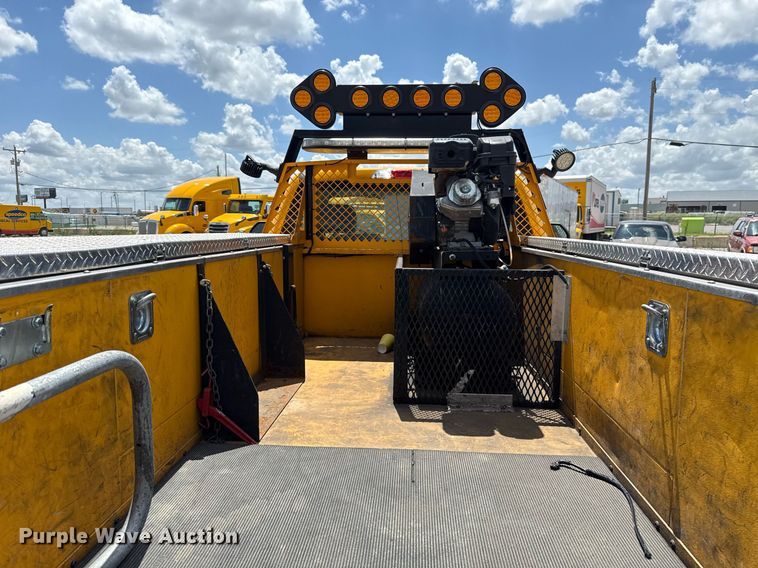 image for item EJ4784 2020 Ford F350 Super Duty utility bed pickup truck